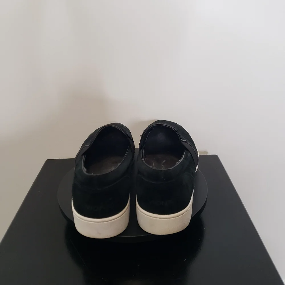 Vionic Kani Black Suede Slip On Shoes Sneakers‎ Flats Comfort Size 8